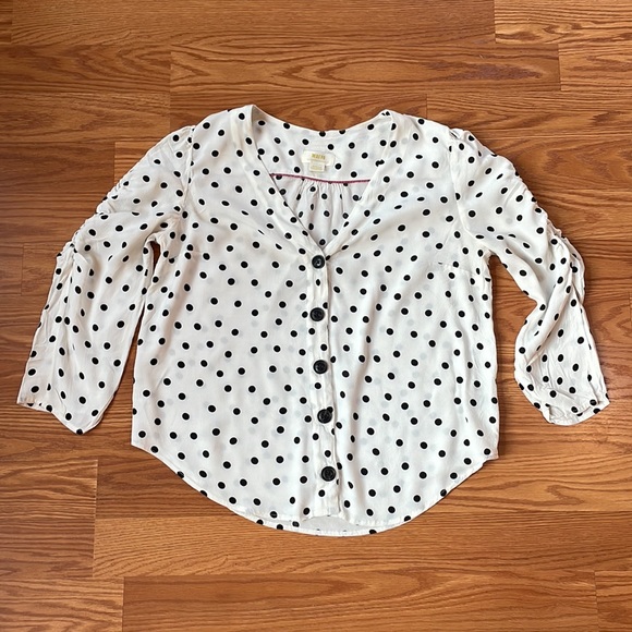 Maeve Tops - Anthropologie Maeve Jourdain White & Black Polka Dot Ruche Sleeve Top Size Med.